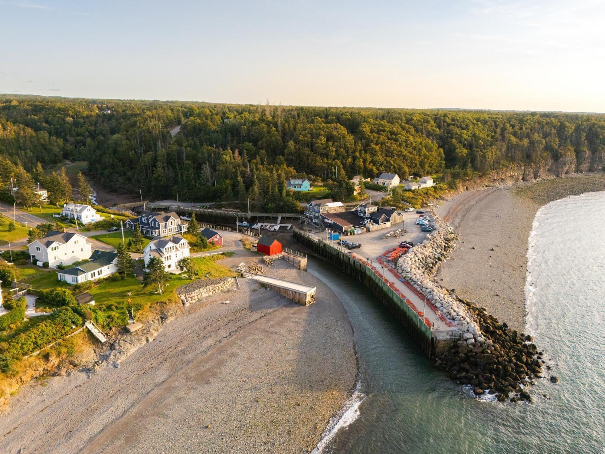 Tides Inn Guest Suites Halls Harbour Exteriér fotografie